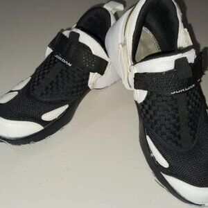 Jordan Trunner LX 2017 Size 9 Nike Black and White Mesh Athletic Shoes Mens